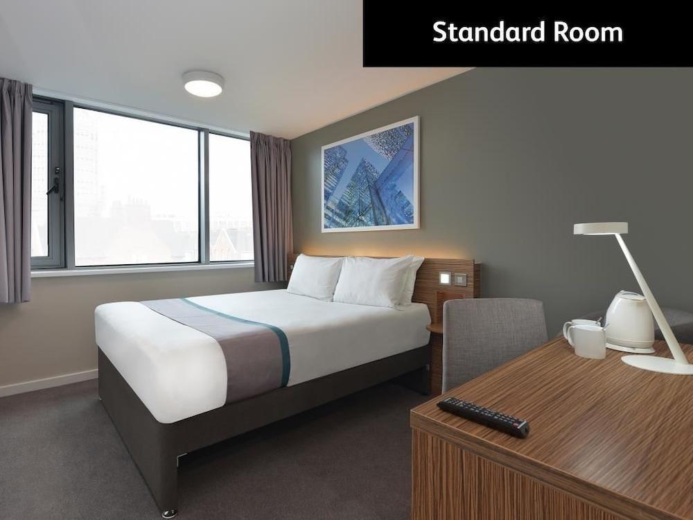 Travelodge London Central Waterloo Exterior photo